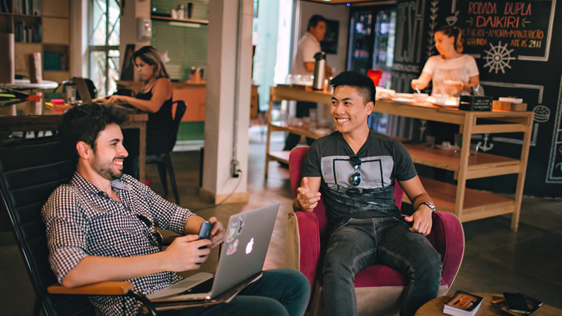 8 Ways to Create Facebook Content That Gets Noticed